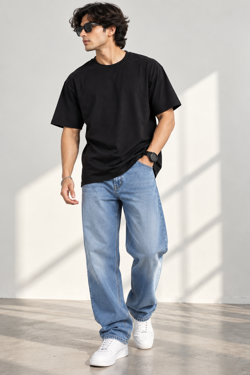 HILLDORF black plain T-shirt lifestyle studio